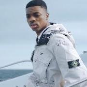 Il testo CRABS IN A BUCKET di VINCE STAPLES è presente anche nell'album Big fish theory (2017)