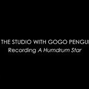 Il testo SO IT BEGINS di GOGO PENGUIN è presente anche nell'album A humdrum star (2018)