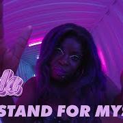 Il testo DANCING AWAY IN TEARS di YOLA è presente anche nell'album Stand for myself (2021)