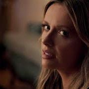 Il testo EVERYBODY GONNA TALK di CARLY PEARCE è presente anche nell'album Every little thing (2017)