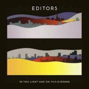 Il testo EAT RAW MEAT = BLOOD DROOL degli EDITORS è presente anche nell'album In the light and on this evening