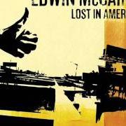 Il testo BLACK AND BLUE di EDWIN MCCAIN è presente anche nell'album Lost in america (2006)