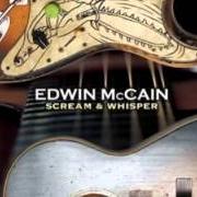 Il testo SHOOTING STARS di EDWIN MCCAIN è presente anche nell'album Screm & whisper (2004)