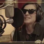 Il testo LA PORTA DEL SILENZIO di ELSA LILA è presente anche nell'album Elsa (2007)