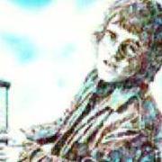 Il testo HYMN 2000 di ELTON JOHN è presente anche nell'album Empty sky (1969)