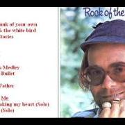 Il testo FEED ME di ELTON JOHN è presente anche nell'album Rock of the westies (1975)