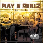 Il testo LATINOS STAND UP di PLAY N SKILLZ è presente anche nell'album The process (2005)