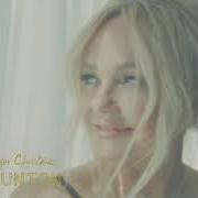 Il testo COMING HOME FOR CHRISTMAS di EMMA BUNTON è presente anche nell'album Coming home for christmas (2019)