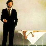 Il testo AIN'T GOING DOWN di ERIC CLAPTON è presente anche nell'album Money and cigarettes (1983)