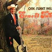 Il testo HELP ME MAKE IT THROUGH THE NIGHT di ERNEST TUBB è presente anche nell'album One sweet hello