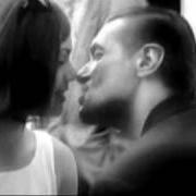 Il testo KISSING IN THE KREMLIN di FALCO è presente anche nell'album The spirit never dies (2009)