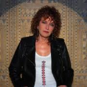 Il testo LA STORIA NON SI DEVE RIPETERE di FIORELLA MANNOIA è presente anche nell'album Disobbedire (2024)