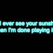 Il testo NEVER MET A GIRL LIKE YOU BEFORE dei FLOGGING MOLLY è presente anche nell'album Alive behind the green door (1997)