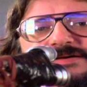 Il testo CANZONE PER UN'AMICA di FRANCESCO GUCCINI è presente anche nell'album Francesco guccini & i nomadi - album concerto (1979)