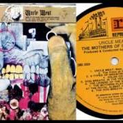 Il testo KING KONG ITSELF (AS PLAYED BY THE MOTHERS IN A STUDIO) di FRANK ZAPPA è presente anche nell'album Uncle meat (1969)