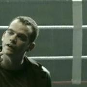 Il testo SOUS LE VENT (DUO AVEC CÉLINE DION) di GAROU è presente anche nell'album Seul (2000)