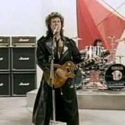 Il testo LIVIN' ON DREAMS di GARY MOORE è presente anche nell'album After the war (1989)