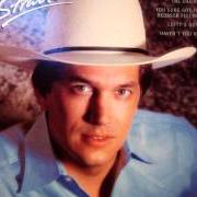 Il testo LEFTY'S GONE di GEORGE STRAIT è presente anche nell'album Something special (1985)