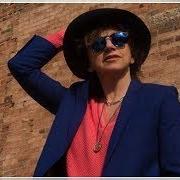 Il testo MOTIVO di GIANNA NANNINI è presente anche nell'album La differenza (2019)