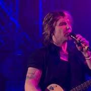 Il testo SLIDE di GOO GOO DOLLS è presente anche nell'album The audience is this way (2018)