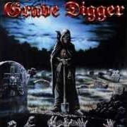 Il testo RAVEN dei GRAVE DIGGER è presente anche nell'album The grave digger (2001)