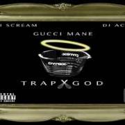 Il testo SUCKAZ di GUCCI MANE è presente anche nell'album Trap god - mixtape (2012)