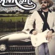 Il testo HIGH MAINTENANCE WOMAN di HANK WILLIAMS JR. è presente anche nell'album 127 rose avenue (2009)