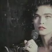 Il testo HURRY MAKE LOVE di ALANNAH MYLES è presente anche nell'album Alannah myles (1989)