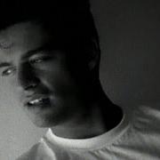 Il testo JUST KISS ME di HARRY CONNICK JR. è presente anche nell'album Blue light, red light (1991)