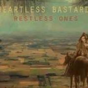 Il testo EASTERN WIND dei HEARTLESS BASTARDS è presente anche nell'album Restless ones (2015)