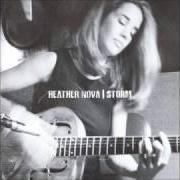 Il testo FOOL FOR YOU di HEATHER NOVA è presente anche nell'album Storm (2003)