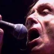 Il testo FACADE di IGGY POP è presente anche nell'album Avenue b (1999)