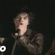 Il testo SAVOURE LE ROUGE degli INDOCHINE è presente anche nell'album Un jour dans notre vie (1993)