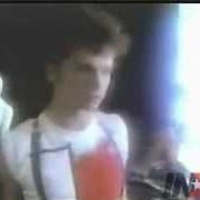 Il testo SPY OF LOVE di INXS è presente anche nell'album Shabooh shoobah (1982)