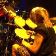 Il testo JOURNEYMAN degli IRON MAIDEN è presente anche nell'album Death on the road (2005)