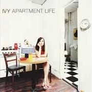 Il testo BACK IN OUR TOWN degli IVY è presente anche nell'album Apartment life (1997)
