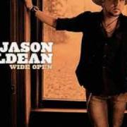 Il testo CRAZY TOWN di JASON ALDEAN è presente anche nell'album Wide open (2009)