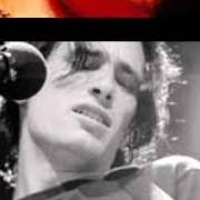 Il testo KICK OUT THE JAMS di JEFF BUCKLEY è presente anche nell'album Live a' l'olympia (2001)