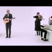 Il testo ERICA AMERICA di JENS LEKMAN è presente anche nell'album I know what love isn't (2012)