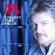 Il testo NOTHING BUT THE RADIO di JOE DIFFIE è presente anche nell'album Tougher than nails (2004)