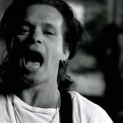 Il testo THE BREAKOUT di JOHN MELLENCAMP è presente anche nell'album Dance naked (1994)