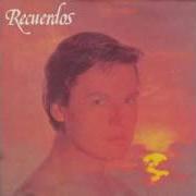 Il testo SIEMPRE REZA POR MI di JUAN GABRIEL è presente anche nell'album Recuerdos (1980)