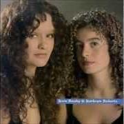 Il testo HUNTING THE HARE di KATE RUSBY è presente anche nell'album Kate rusby & kathryn roberts (1999)