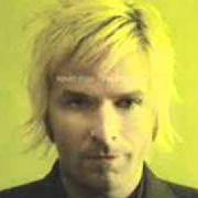 Il testo CONFESSIONAL BOOTH di KEVIN MAX è presente anche nell'album The imposter (2005)