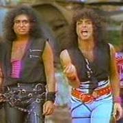 Il testo EXCITER dei KISS è presente anche nell'album Lick it up (1983)