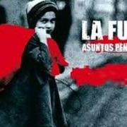 Il testo MUNDO RARO di LA FUGA è presente anche nell'album Asuntos pendientes (2008)