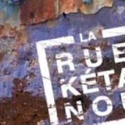 Il testo PAS CON dei LA RUE KETANOU è presente anche nell'album En attendant les caravanes (2001)