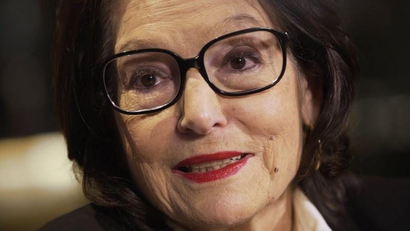 Nana Mouskouri è la cantante più sexy del mondo