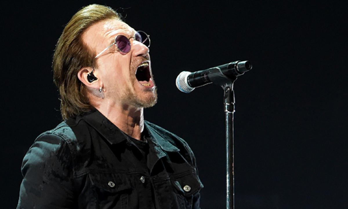 Il generoso Bono, protagonista del concerto di Natale di Dublino