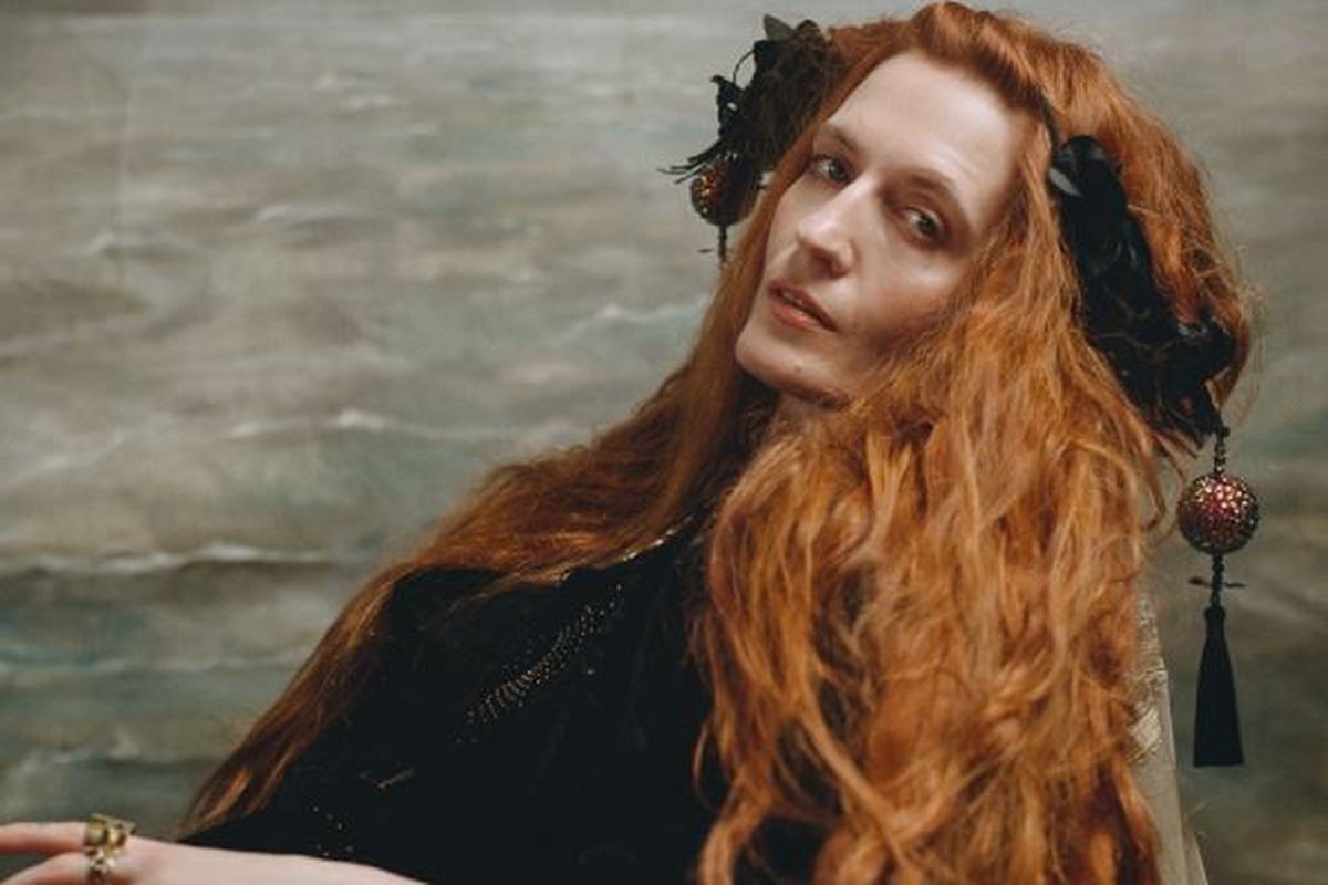 Il nuovo brano di Florence + the Machine esalta la figura della donna Il nuovo brano di Florence + the Machine esalta la figura della donna
